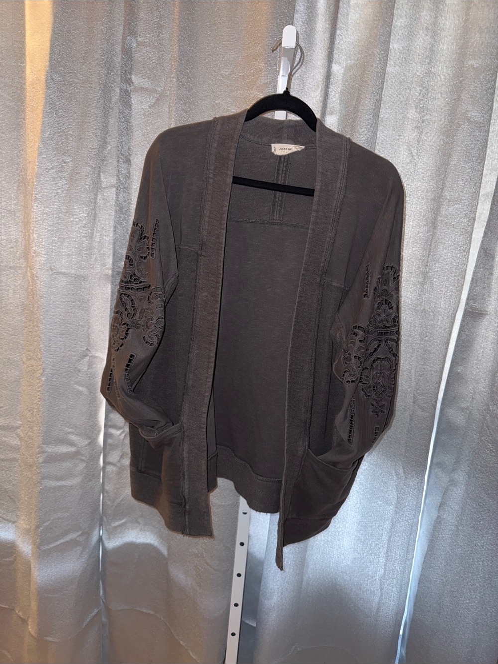 Lucky Brand Open-Front Gray Cardigan with beautiful crochet sleeves Sweater - Picture 7 of 7